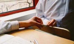 上课传纸条吃瓜娱乐,揭秘学生们的“吃瓜”娱乐时光